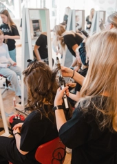 Nails, Hair & Makeup vol. 1 - Klik for at tilmelde dig