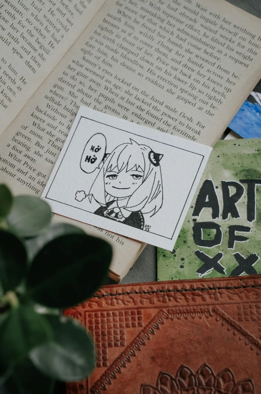 Åben bog med Manga billede i